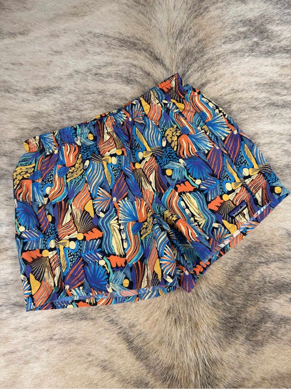 Patagonia Women’s Baggies Shorts 5” Abstract Tropical Print Size Small - Picture 4 of 11